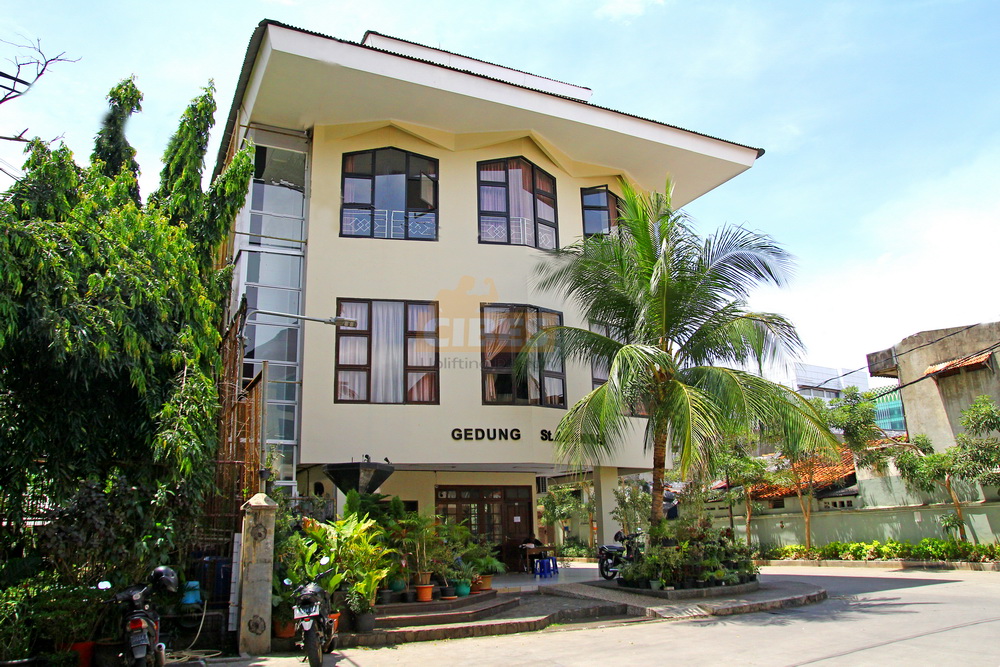 Lift Cibes di Gereja Hati Kudus Matraman, Jakarta